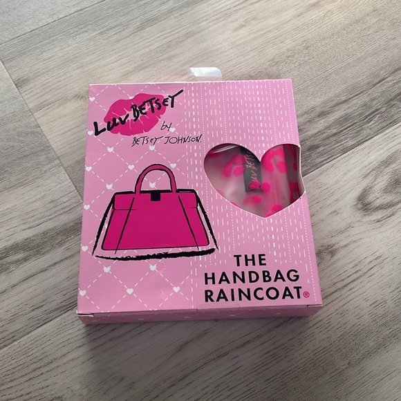 Betsey Johnson Pink Leopard NIB Handbag Raincoat - Picture 1 of 2